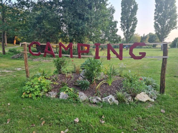 Camping De La Reuille Flere-la-Riviere Eksteriør billede