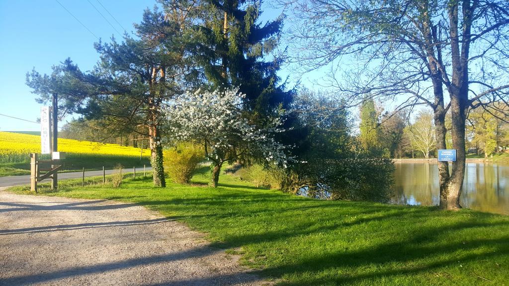 Camping De La Reuille Flere-la-Riviere Eksteriør billede