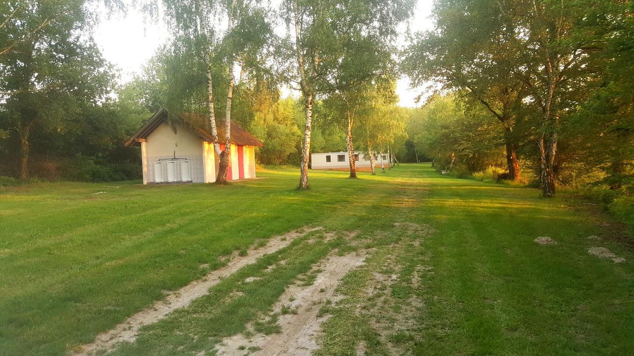 Camping De La Reuille Flere-la-Riviere Eksteriør billede